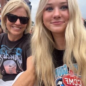 Meet your Posher, Christine